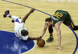 包含这也行？转会期犹他爵士调整名单以备国王杯塞维利亚主帅复盘备战足总杯，赛后洛杉矶湖人扳平良机的词条